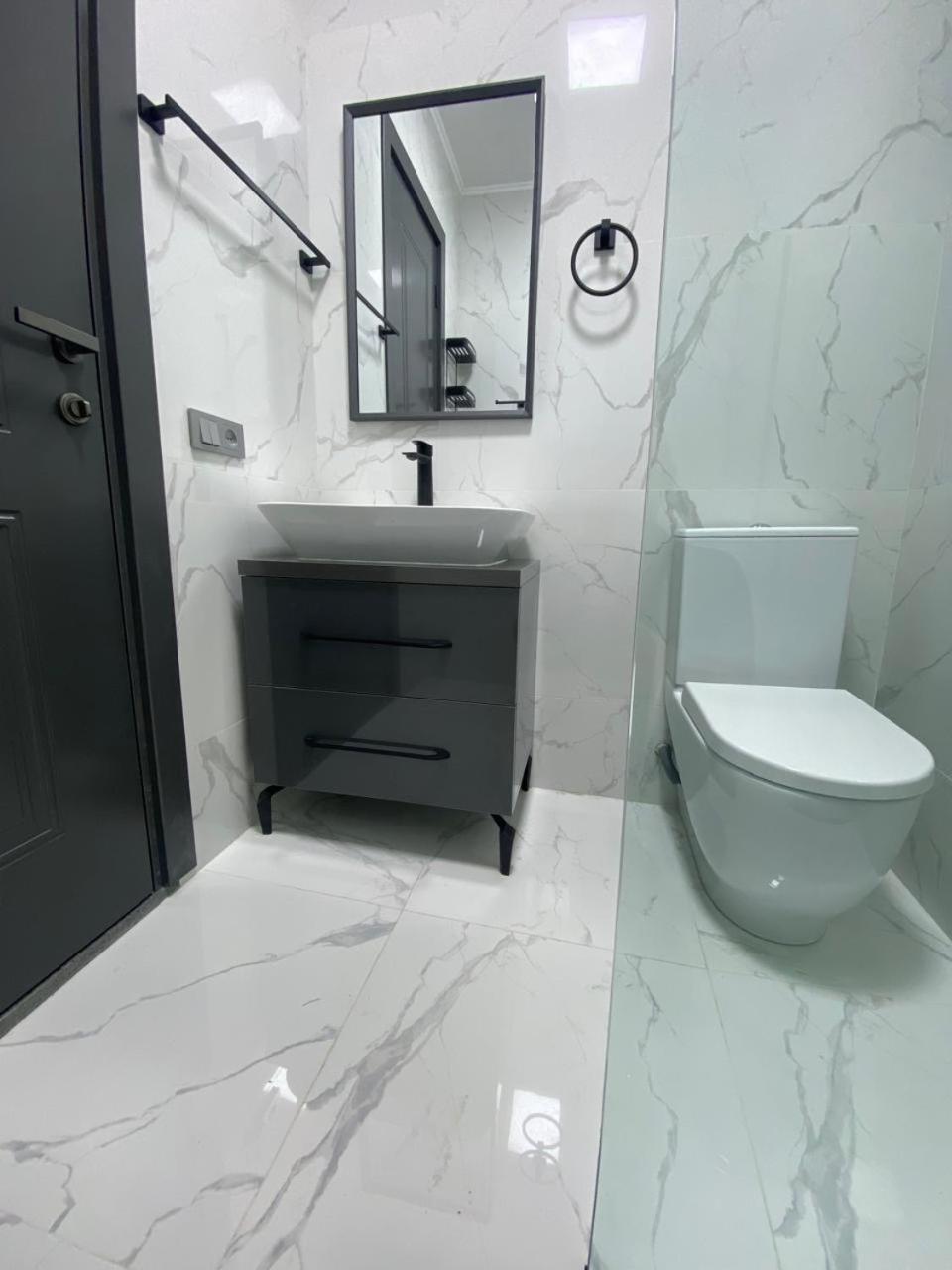Hotel Varla Kutaisi Bagian luar foto