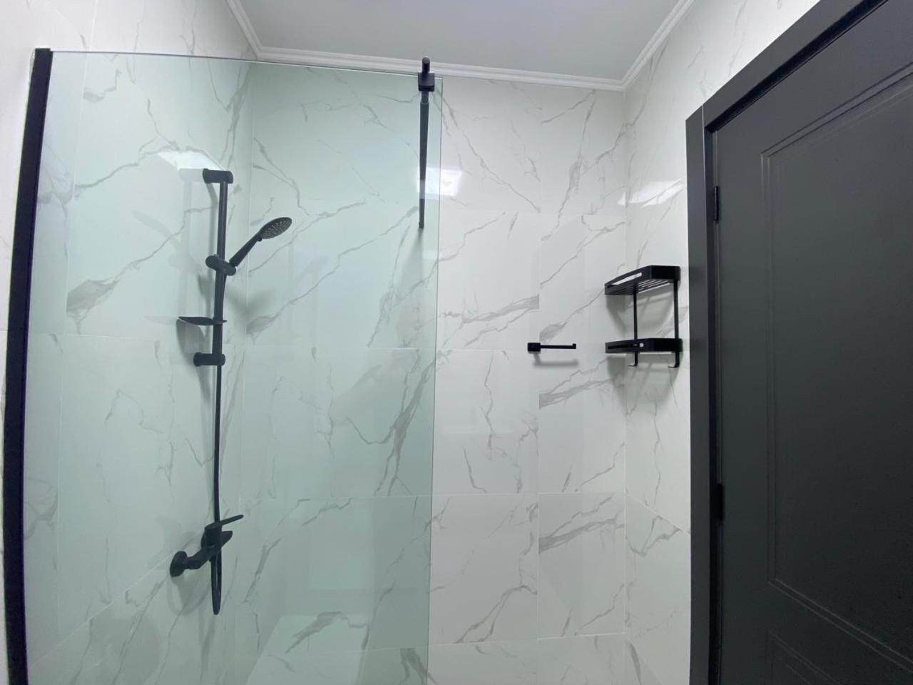 Hotel Varla Kutaisi Bagian luar foto