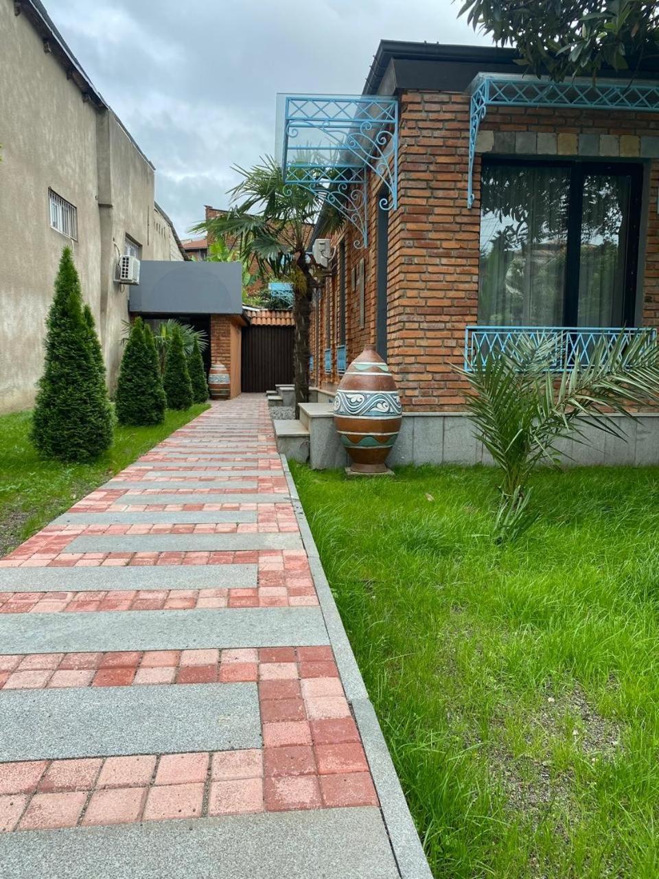 Hotel Varla Kutaisi Bagian luar foto