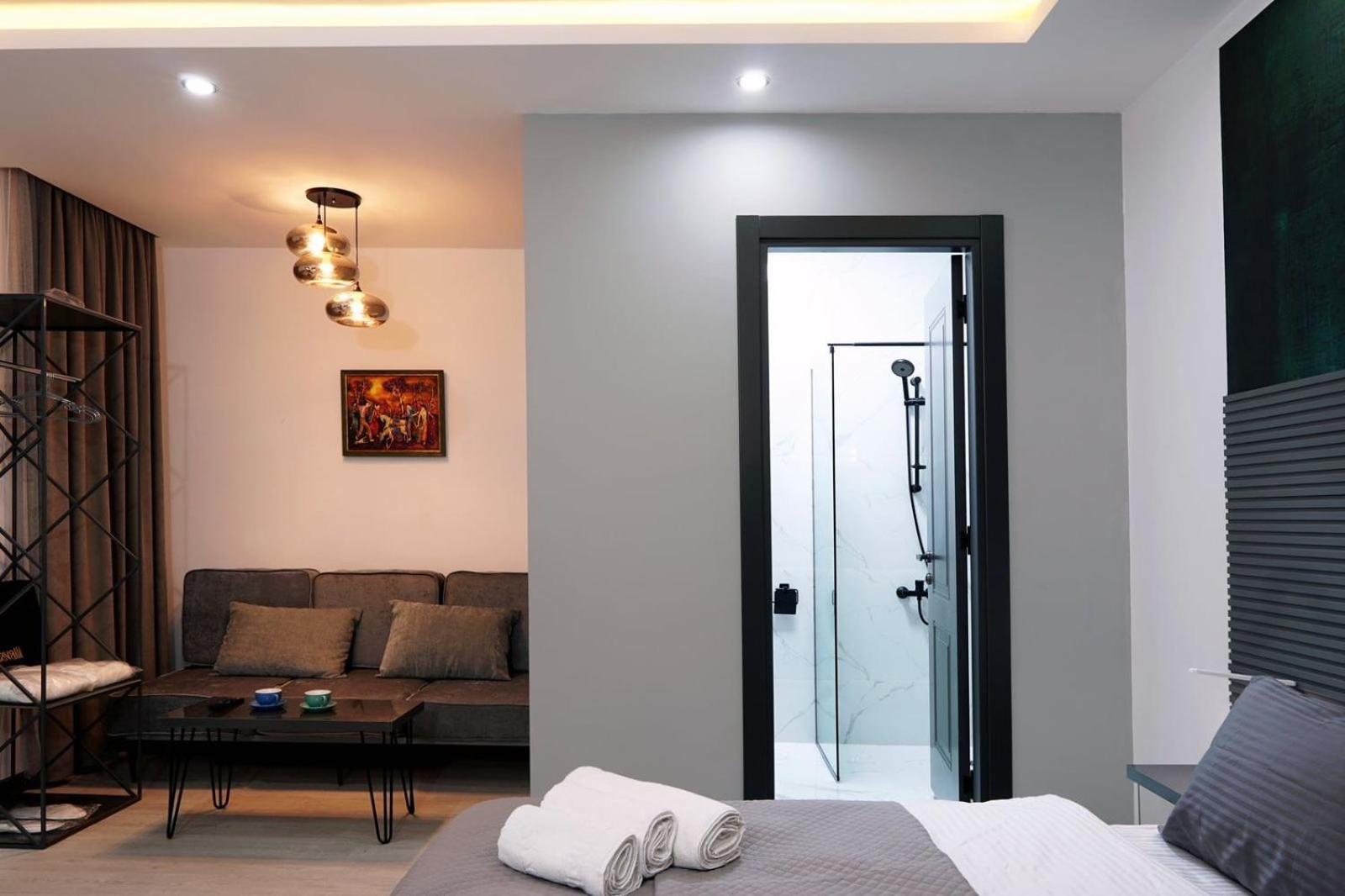 Hotel Varla Kutaisi Bagian luar foto