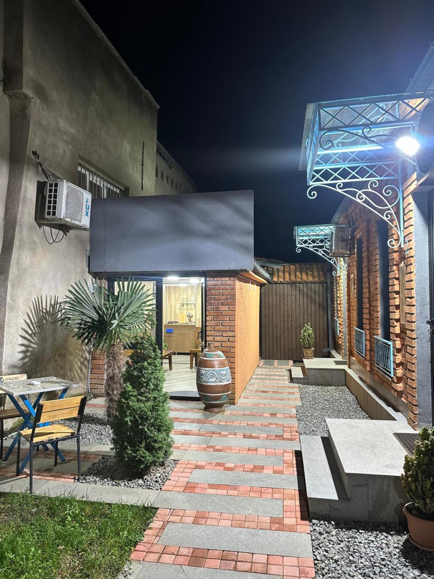Hotel Varla Kutaisi Bagian luar foto